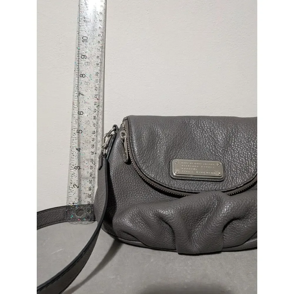 Marc by Marc Jacobs Classic Q Natasha Crossbody Bag Gray Pebbled Leather Y2K